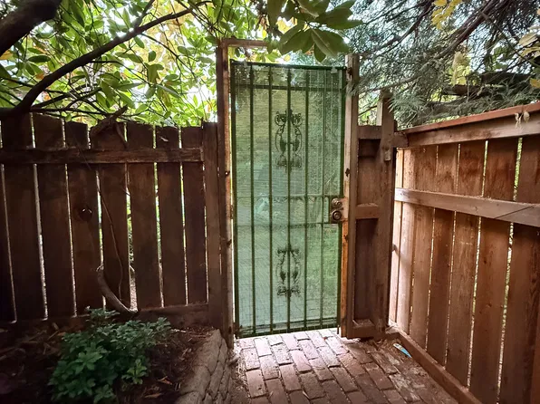 (undisclosed Address), Portland, OR 97202