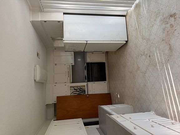 5th image of 357 Harvard Ct