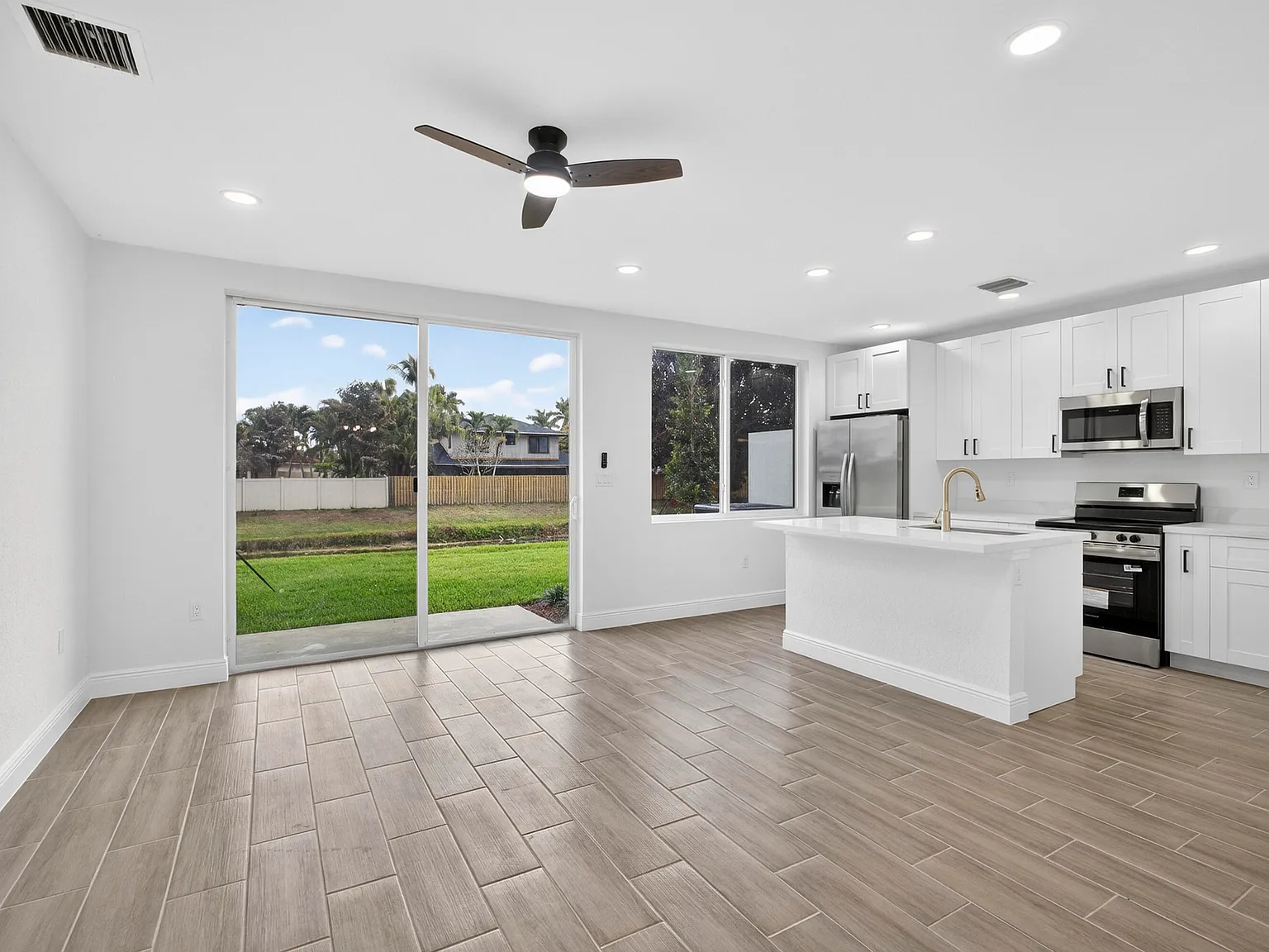 3 bed, 2.5 bath, 1483 sqft, $3,200 — Photo 4