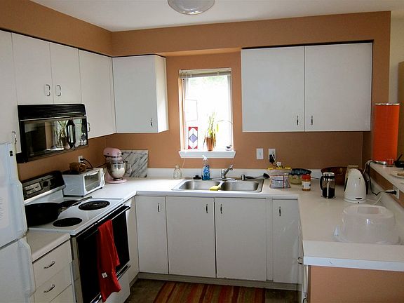 2nd image of 7422 Latona Ave NE APT 1