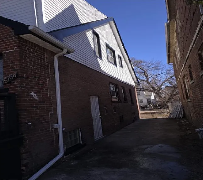 15756 Ohio St — Photo 2