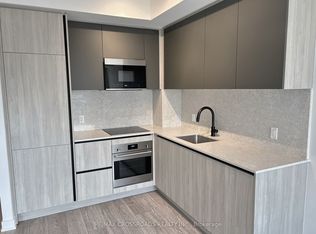 108 Peter St #1018, Toronto, ON M5V 0W2
