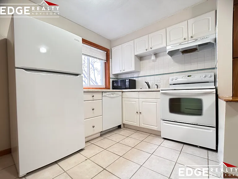 20 Jacqueline Rd #B — Photo 2