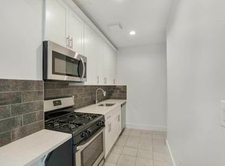 233 16th St #3RR, Brooklyn, NY 11215