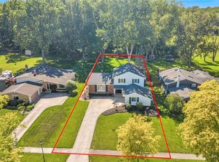 6424 Brighton Dr, North Olmsted, OH 44070