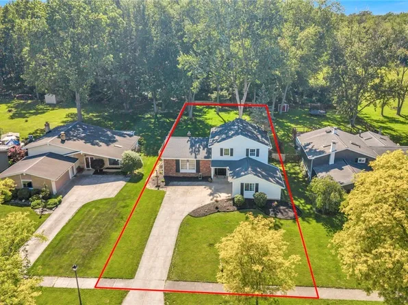 6424 Brighton Dr, North Olmsted, OH 44070