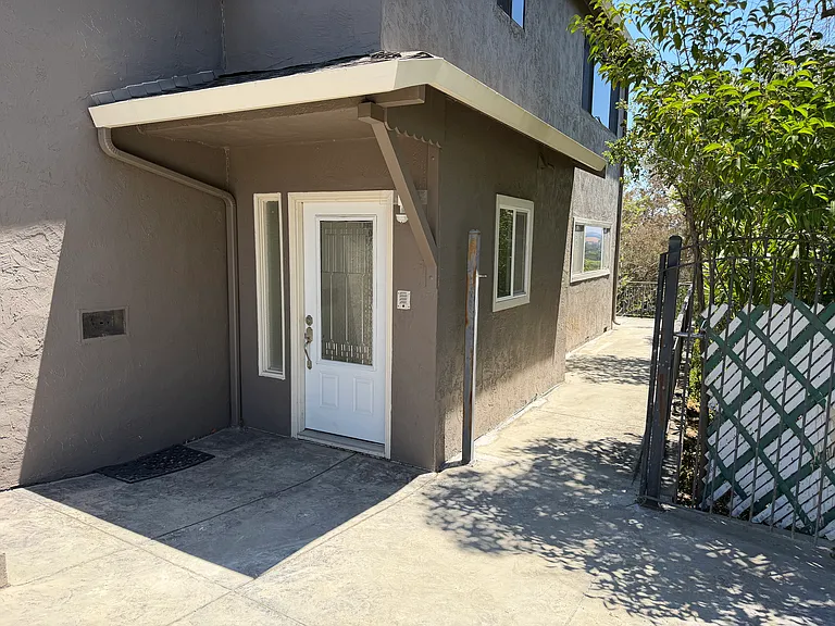 1320 El Curtola Blvd #A — Photo 21
