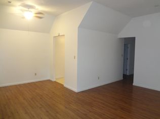 1111 Barrington Ln, Saint Charles, MO 63301