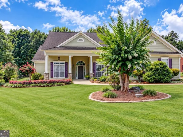 42 Dumar Ln, Hoschton, GA 30548