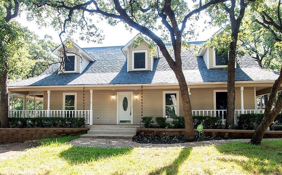 1st image of 901 Pioneer Cir W