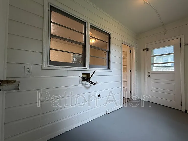 184 Pennsylvania Ave — Photo 10