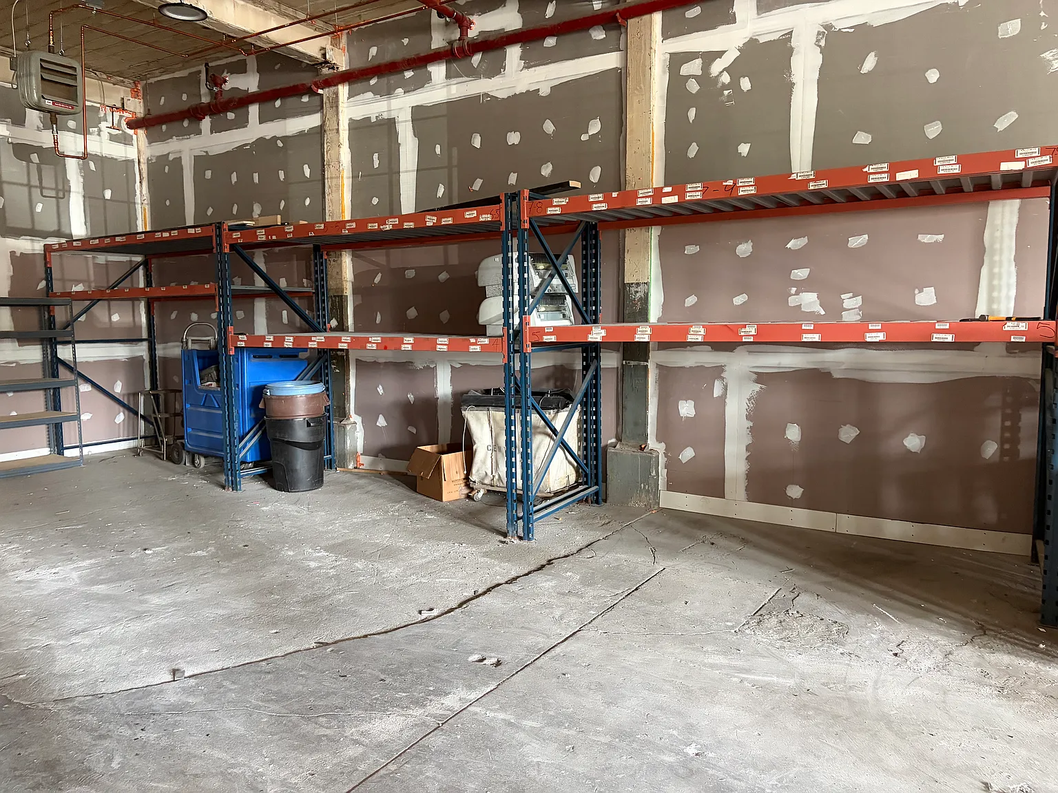 Studio, 2400 sqft, $4,000 — Photo 4