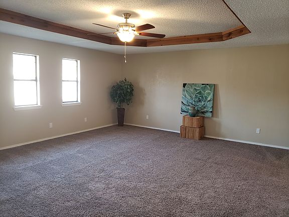 3rd image of 4709 Princess Ln