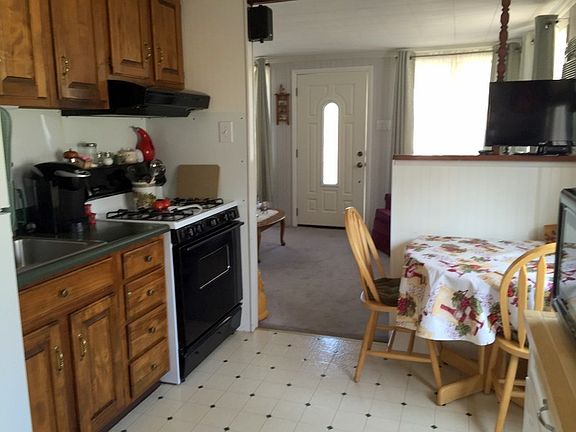 4th image of 611 Wilson Ave
