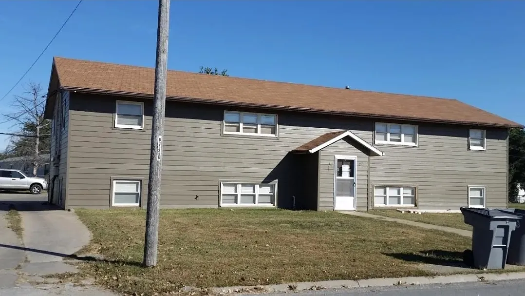 314 Stratford Dr — Photo 1
