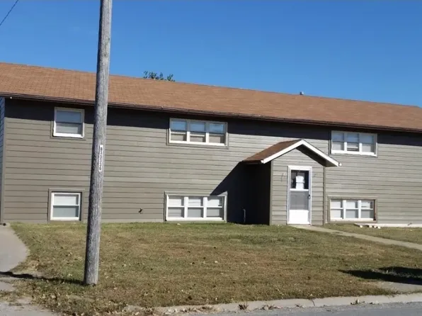 314 Stratford Dr, Emporia, KS