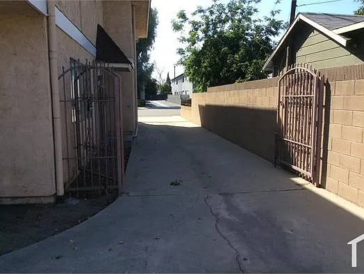 12574 Brookshire Ave — Photo 7