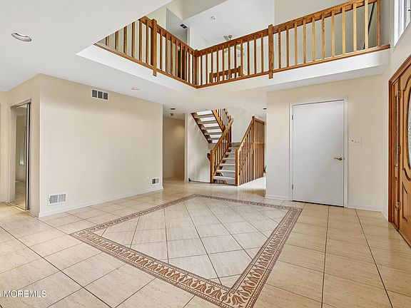 3rd image of 23 Ashley Drive