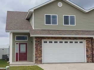 2326 14th St NW, Minot, ND 58703