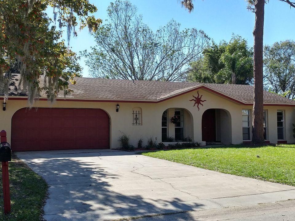 1770 King George Drive; Kiss
