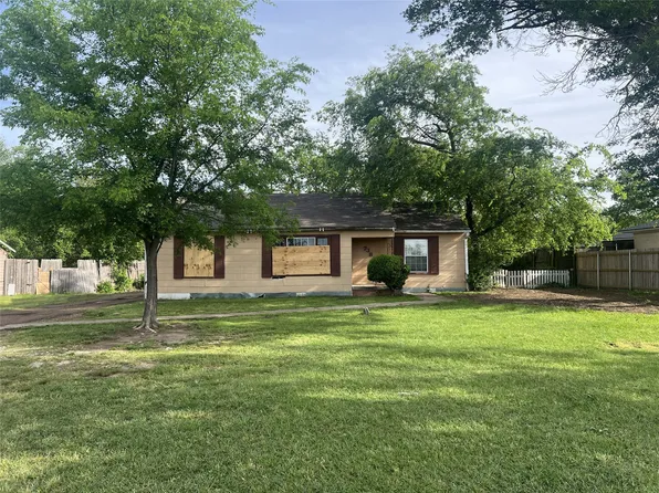 738 Houston St, Sulphur Springs, TX 75482
