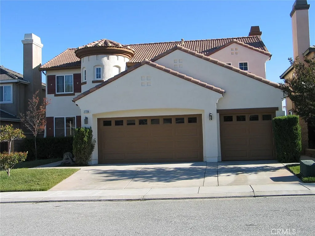 4 bed, 2720 sqft, $3,795 — Photo 3
