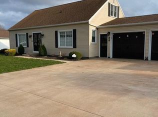 38 E Wayne St, Chickasaw, OH 45826