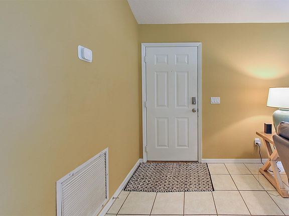 5th image of 2046 15th Avenue