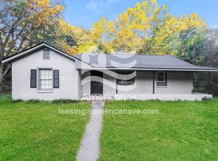 402 Oaklawn St, Fort Valley, GA 31030