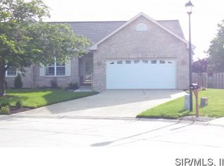 140 Fairway Dr, Maryville, IL 62062