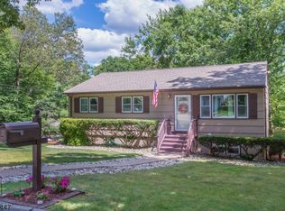 33 Paderewski Rd, Oak Ridge, NJ 07438