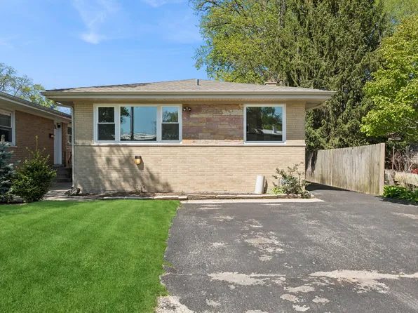625 Hibbard Rd, Wilmette, IL 60091