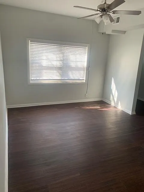 3 bed, 1400 sqft, $2,400 — Photo 4