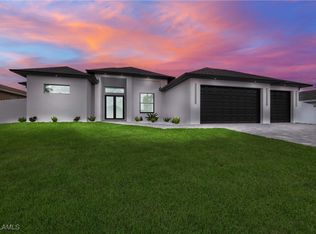 522 SW 28th Terrace Cpe, Coral, FL 33914