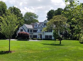 35 Green Meadow Ln, New Canaan, CT 06840
