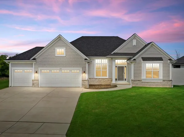 1279 East Hickory Creek COURT, Oak Creek, WI 53154
