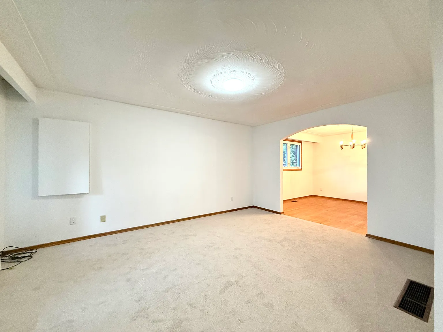 Unit 1-100 Taymall Street Hamilton Ontario L8W 1Z4 — Photo 3