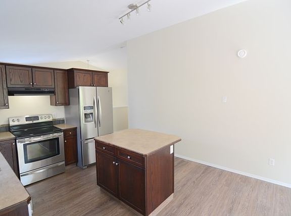 3rd image of 81 Wilkinson Cir #81