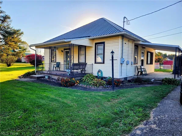 221 Washington St, Coshocton, OH 43812