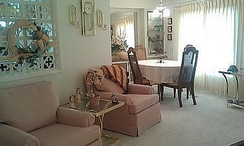 Living room to dining area