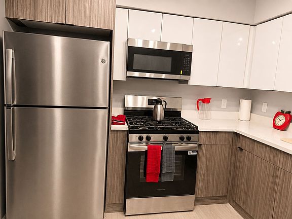 4th image of 740 S 12th St #1