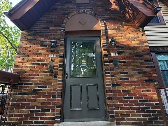 2nd image of 382 W Cambourne St