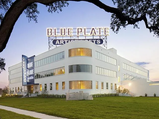 Blue Plate Artist Lofts — Photo 1