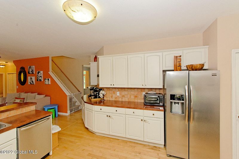 5th image of 612 Vanderlyn Lane