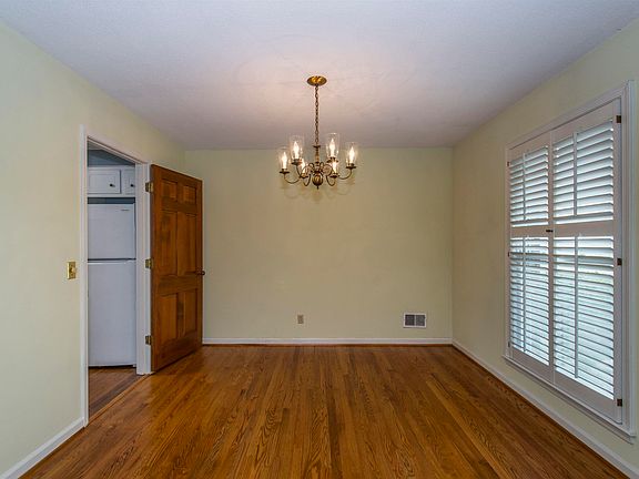 5th image of 1707 Carl Rd