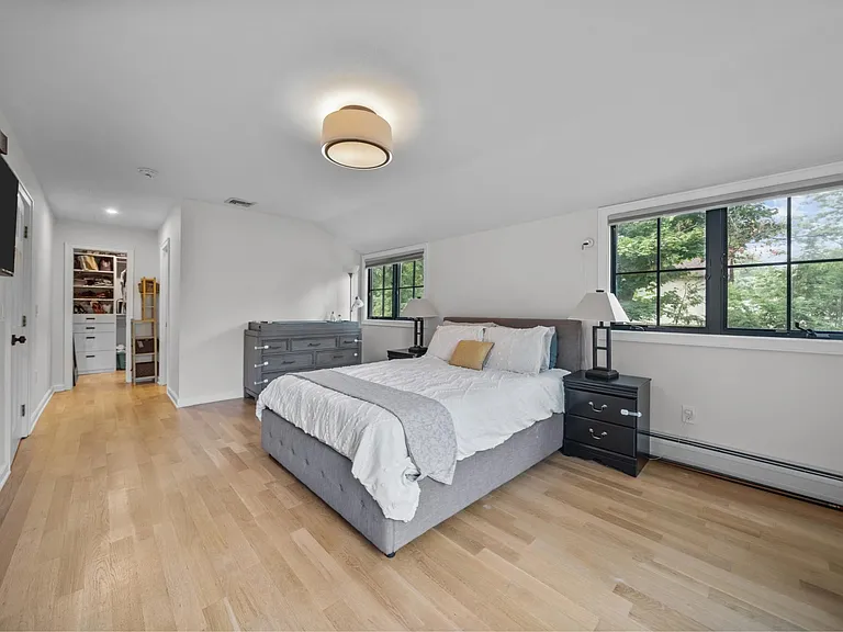 107 Highland Ave — Photo 15