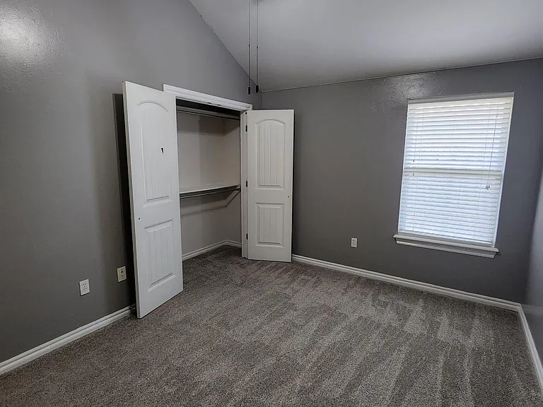 10716 SW 32nd St — Photo 15