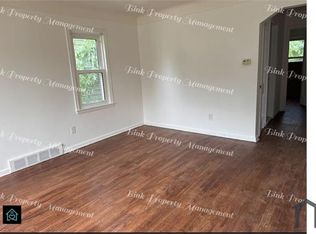 19757 Kingsville St, Harper Woods, MI 48225