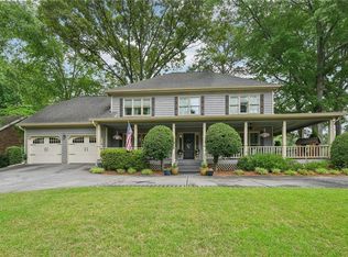 177 Coopers Pond Dr, Lawrenceville, GA 30044