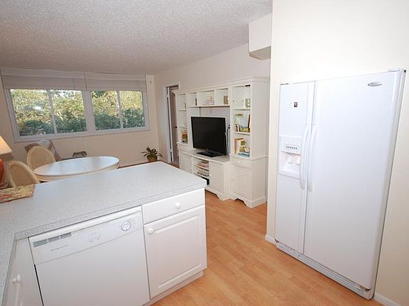 4th image of 5095 Bay St NE APT 318